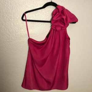 The Limited One-Shoulder Statement Top